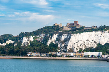 Obraz premium The White Cliffs of Dover with Dover Castle, Kent, England, Great Britian