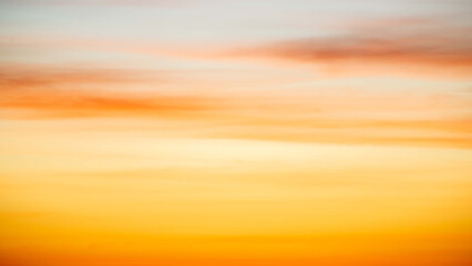 Obraz premium Sky gradient from blue to orange sunset