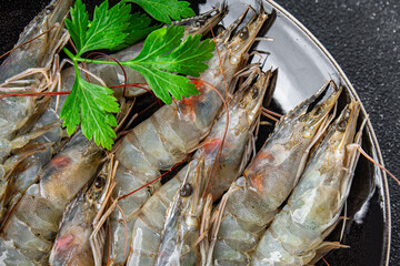 raw shrimp fresh prawn seafood fresh delicious healthy eating cooking appetizer meal food snack on the table copy space