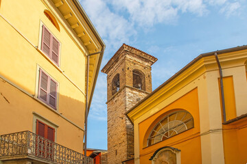 Fototapeta na wymiar Kirchturm, Salo am Gardasee, Italien 