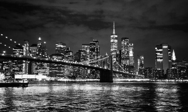 Brooklyn Bridge at night © Hiroto