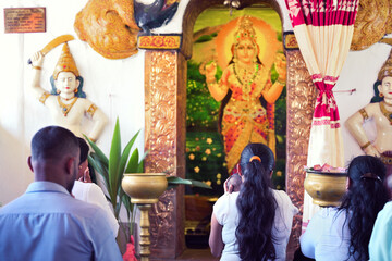 スリランカの古都、キャンディのヒンドゥー教寺院 - obrazy, fototapety, plakaty