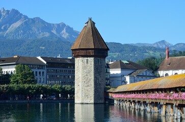 Kapellbrücke y Wasserturm en Lucerna, Suiza - obrazy, fototapety, plakaty