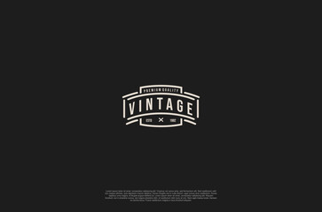 Obraz premium Old vintage label, ornament logo antique label decorations. Vector design element 