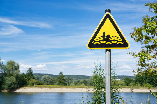 Badeunfall Warnschild Str&ouml;mung 