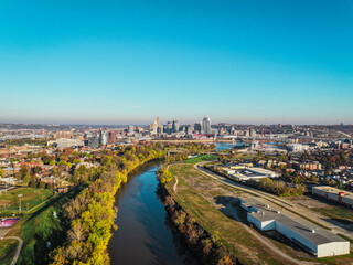 Fototapeta na wymiar Bird's eye view of downtown Cincinnati, Ohio cityscape from Covington, Kentucky.