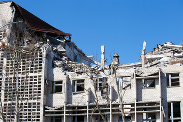 A Russian shell hit a building in a peaceful Ukrainian city