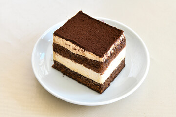 Close-up of homemade mug cakes with protein topping. Tek kisilik, adet yas pasta. Red velvet, Profiterol, meyveli, krokanli, frambuazli,  cikolatali yas pasta. Dogum gunu pastasi. Cilekli, frambuazli.