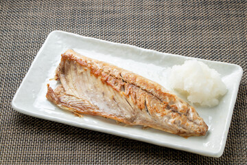鯖(サバ)の塩焼き。
