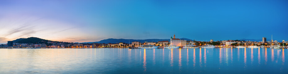 Fototapeta na wymiar Waterfront skyline panorama of Split in Croatia
