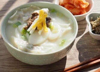 한국 전통음식 떡국, 설날음식
