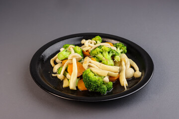 Stir Fry White Shimeji or Oyster Mushroom with Broccoli
