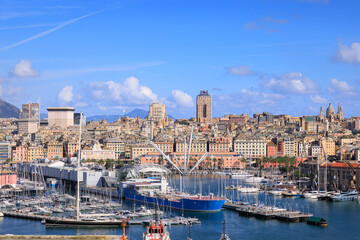 Obraz premium Genoa cityscape in Italy: view of Old Port.