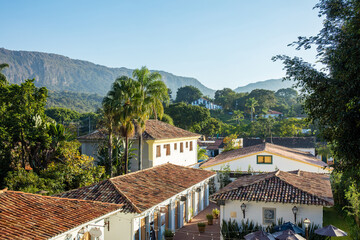 Fototapeta na wymiar Colonial houses in the city of Tiradentes in Minas Gerais with mountains in the background