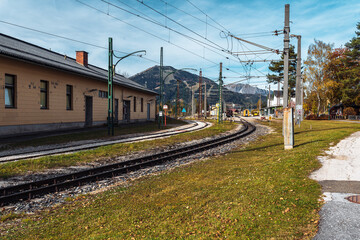 Obraz premium Railroad crossing in mountainous area