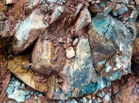 Erosion of ancient lateritic soil in tropical Africa. Red-brown stony lateritic soils. Africa. Equatorial Guinea.