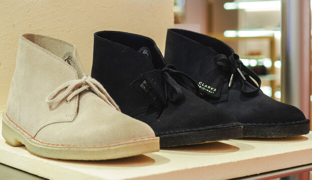 Desert Boot Originals di Clarks in tre diversi colori.Milan - Italy,05 November 2023