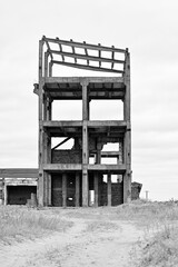 Lost Place Stadt Caraorman im Donaudelta in Rumänien mit leerstehenden Häusern und Fabriken