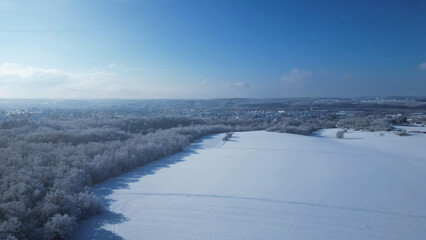 Fototapeta na wymiar Schneelandschaft im Winter