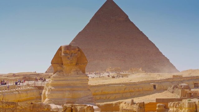 4k, panoramic view of Great pyramid of Cheops and Great Sphinx, Giza, Egypt