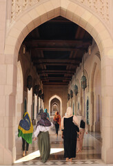 Femme à la grande moquée - Oman