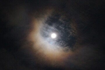 Obraz na płótnie Canvas 中秋の名月　月空　月のある景色