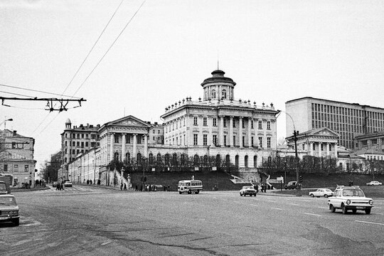 Pashkov House on Vozdvizhenka street in Moscow in 1982