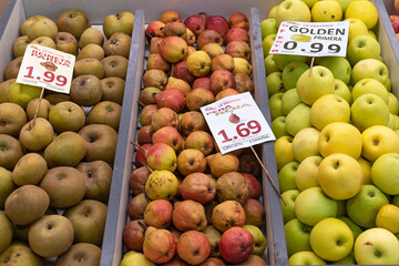 Apples and pears at the municipal market