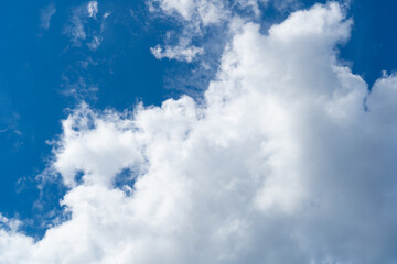 Obraz premium Blue Sky with White Clouds, Sunny Cloudy Sky Texture Background, Fluffy Clouds Pattern, Sunny Cumulus