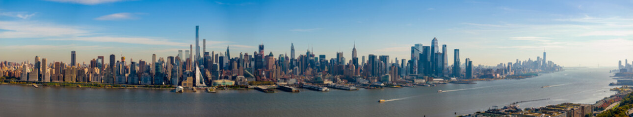 Obraz premium Beautiful aerial panorama New York. View of Manhattan and Hudson River circa 2023