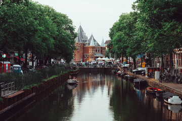 Fototapeta na wymiar canal castle Amsterdam 