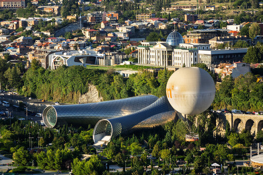 Air balloon Tbilisi in Rike Park - new attraction: beautiful and panoramic views of the city at a height of 150 meters from the air balloon. TBILISI, GEORGIA. SEPTEMBER 14, 2023.