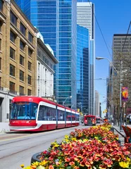 Foto op Aluminium King Street in Toronto with streetcar © Peter Mintz