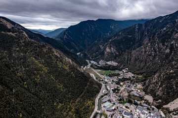 Andorra von oben: Beeindruckende Luftbilder zeigen die Schönheit des Landes!