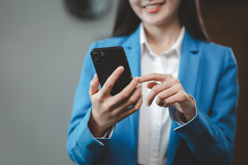 Use your smartphone to shop online, Open bank application to pay for the product, Online stores are searched by customers using smartphones, Use your smartphone to do online activities.