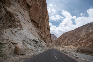 The beautiful views of road from leh to Tso Moriri
