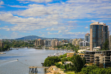 Brisbane River east of Story Bridge looking past Kangaroo point towards Mowbray Park.