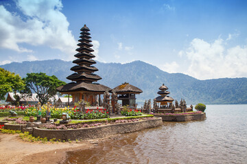 Fototapeta na wymiar Pura Ulun Danu Bratan. Hindu temple on Bratan lake landscape. Bali - Indonesia