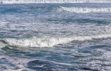 Vagues à la surface de la mer
