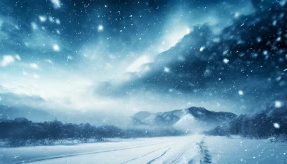 Foto op Canvas Tempête de neige dans un paysage d'hiver. Blizzard dans un ciel nuageux hivernal. © JeromeCronenberger