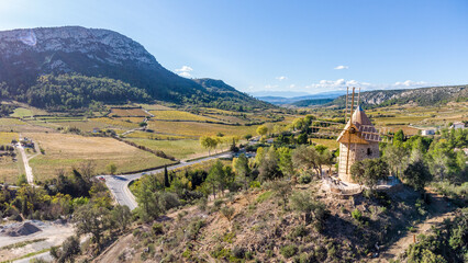 Panorama du moulin de Vingrau dans les pyrénées orientales (66600) © William Carlier