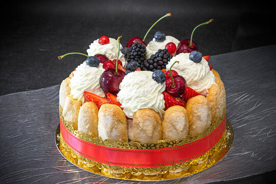 red fruits charlottes dessert