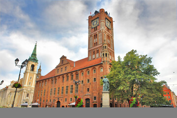 Toruń's Gothic town hall at daylight © robnaw