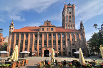 Toruń's Gothic town hall at daylight © robnaw