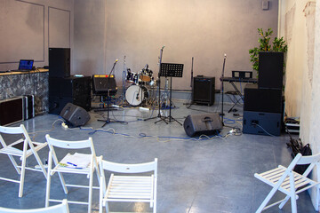 Variety drum set on the scene of a night club