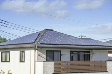 ソーラーパネル　太陽光発電　屋根