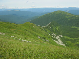 Obraz premium summer landscape views of the Montenegrin ridge of the Ukrainian Carpathians