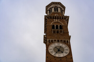 Fototapeta na wymiar Verona ist eine Stadt in der norditalienischen Region Venetien mit einer mittelalterlichen Altstadt