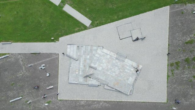 Berlin Tempelhof Feld Stadt Geschichte Kultur Architektur Sehensw&uuml;rdigkeiten Flughafen Tempelhof Stadtpark &ouml;ffentlicher Raum Erholung Historischer Ort Veranstaltungen Gr&uuml;nfl&auml;chen Gemeinschaft Drone