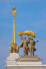 Fototapeta premium Worker and Kolkhoz Woman statue at The main entrance to VDNKh